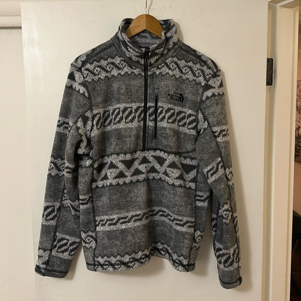 North Face Quarter Zip Size Medium